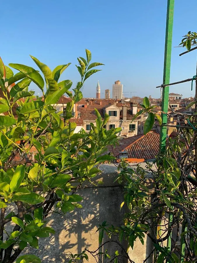 Regina - Romantic Studio Near Rialto Venice Apartment